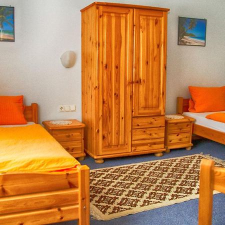 Pension Und Ferienwohnungen Bachmann Wolfersheim Bagian luar foto