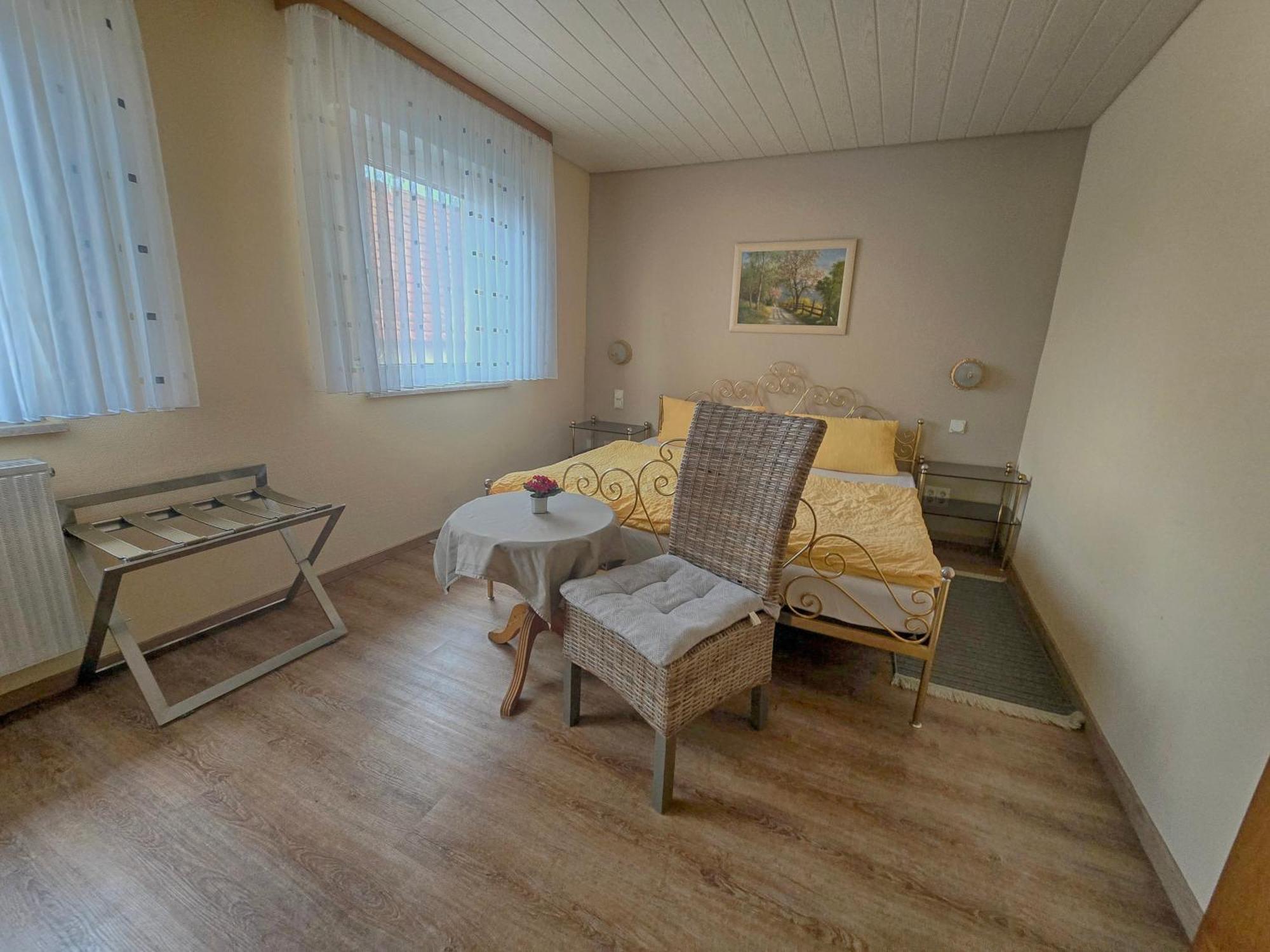 Pension Und Ferienwohnungen Bachmann Wolfersheim Bagian luar foto